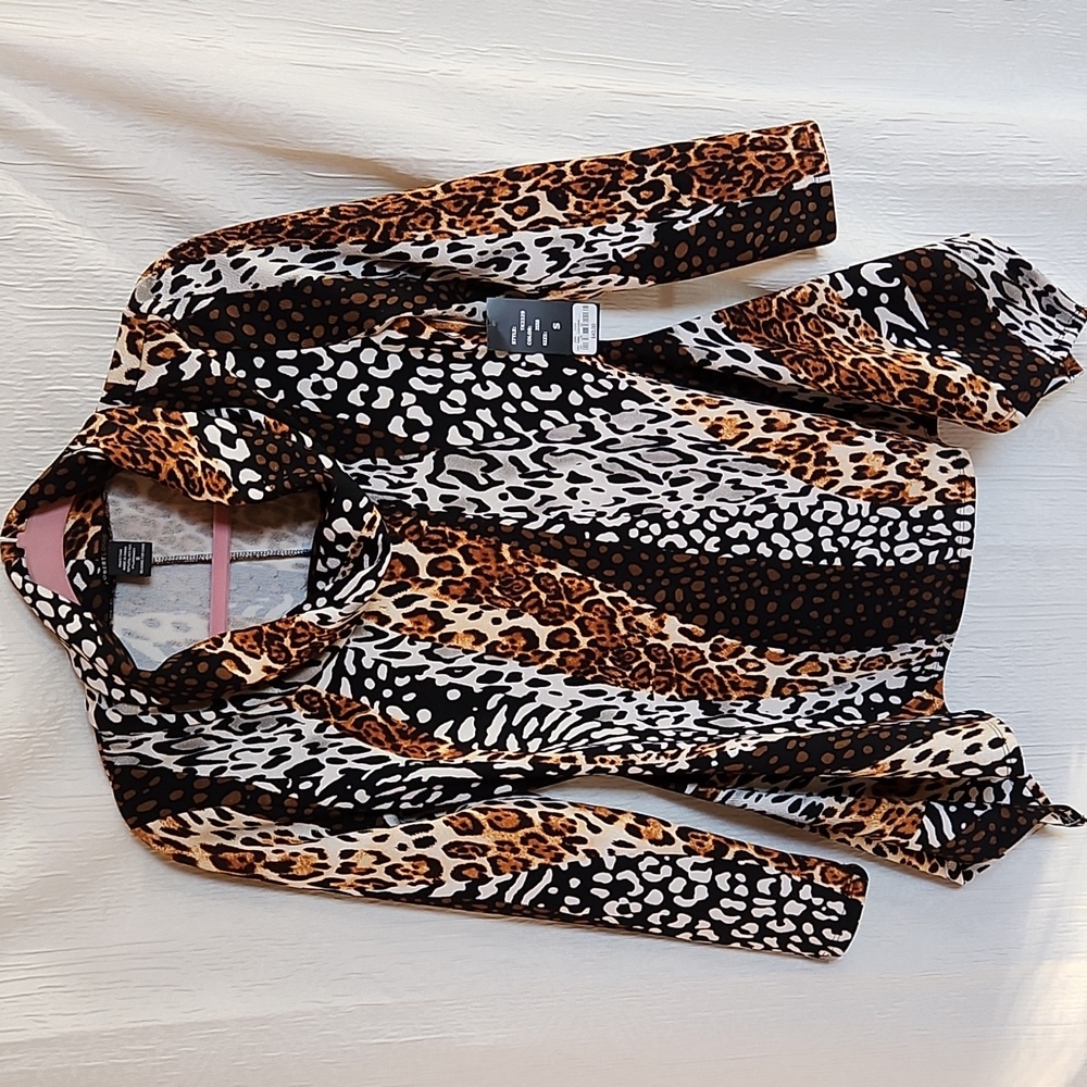 Robert Louis  Skirt and matching blouse set